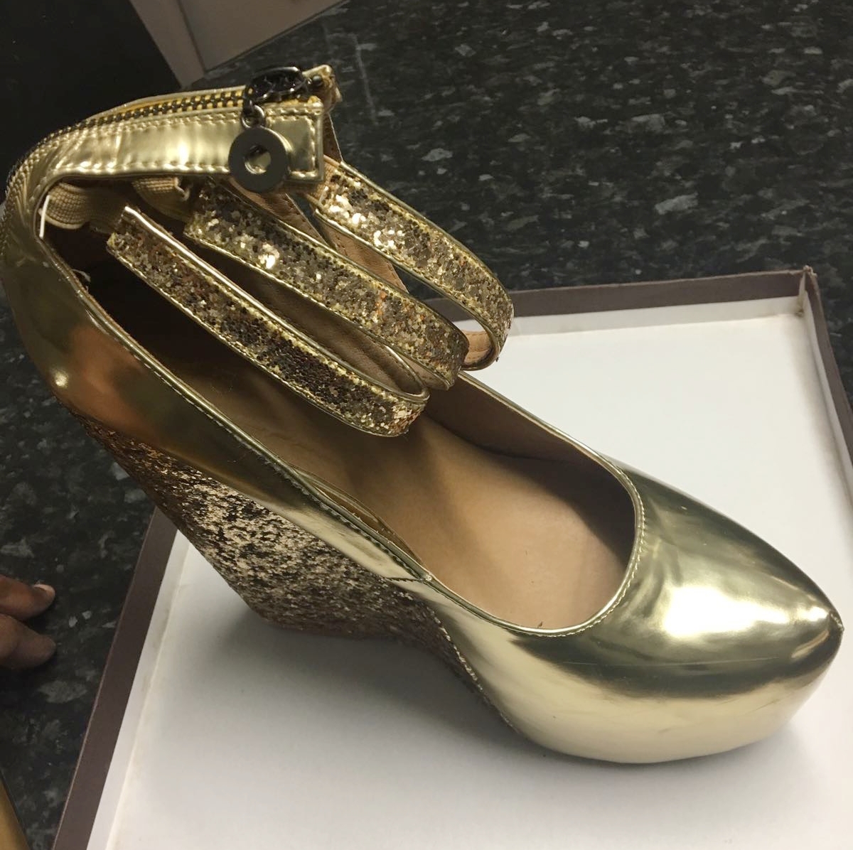 Golden shoes of Wonder by Giardo! *hears angel chorus sing*