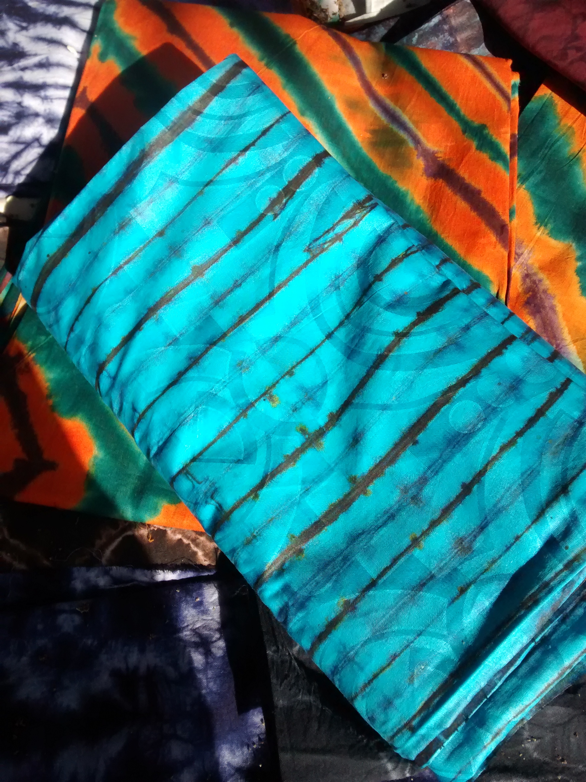 Cotton Damask cloth tie-dyed to perfection. LOVE. (now mine)